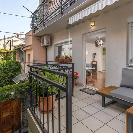 2 Bedroom Awesome In *