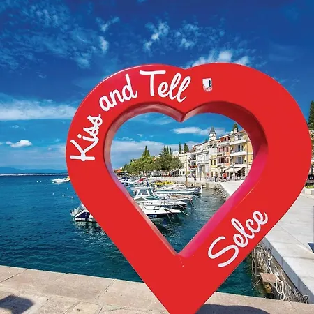 2 Bedroom Awesome In * Selce