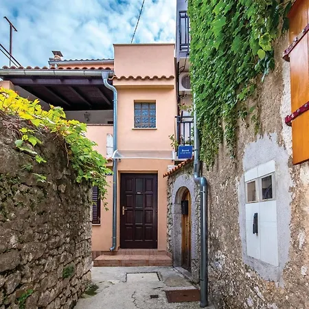 2 Bedroom Awesome In *