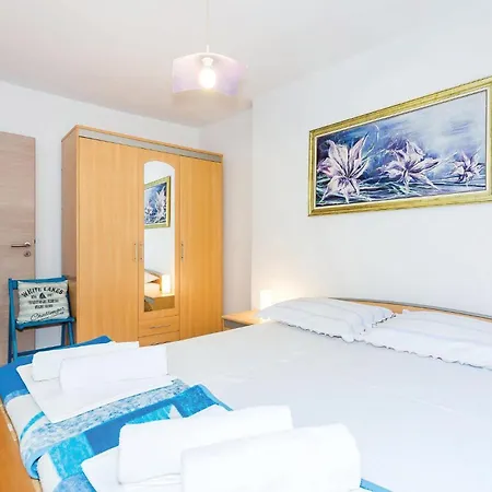 Apartament 2 Bedroom Amazing In Selce
