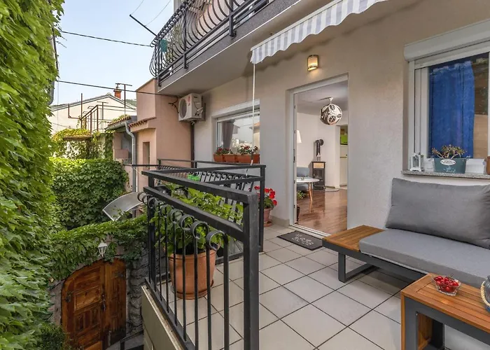 2 Bedroom Awesome In *