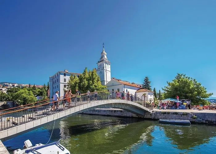 2 Bedroom Awesome In Lägenhet