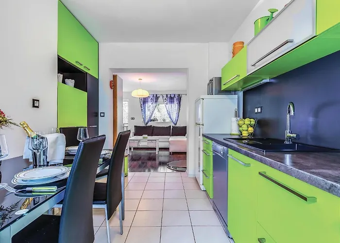 2 Bedroom Awesome In Selce