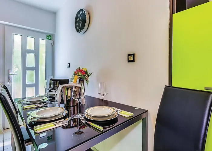 2 Bedroom Awesome In *