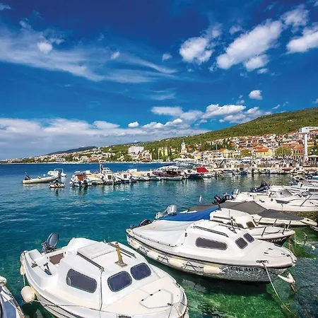 Apartment 2 Bedroom Awesome In *