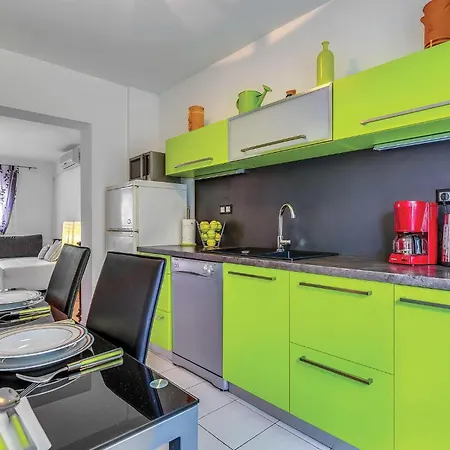 公寓 2 Bedroom Awesome In *