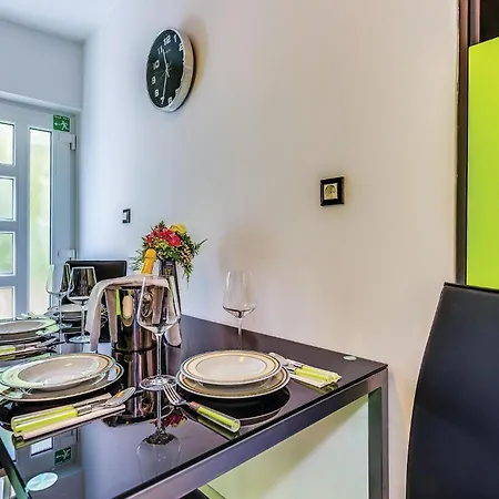 2 Bedroom Awesome In *