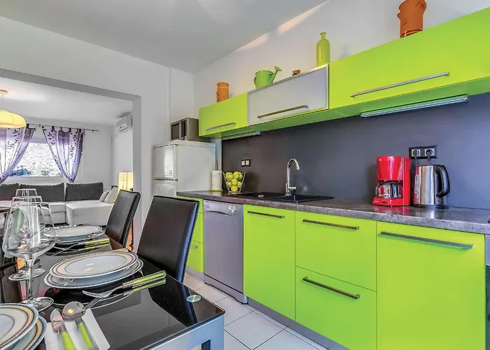 Daire 2 Bedroom Awesome In *