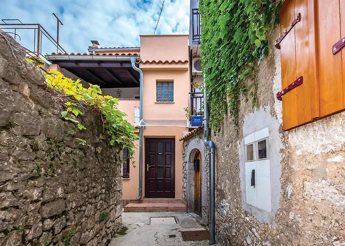 2 Bedroom Awesome In *